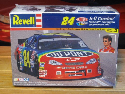 Revell NASCAR Cup 2000 Jeff Gordon Chevy Monte Carlo DuPont Du Pont 24 1/18 MINT